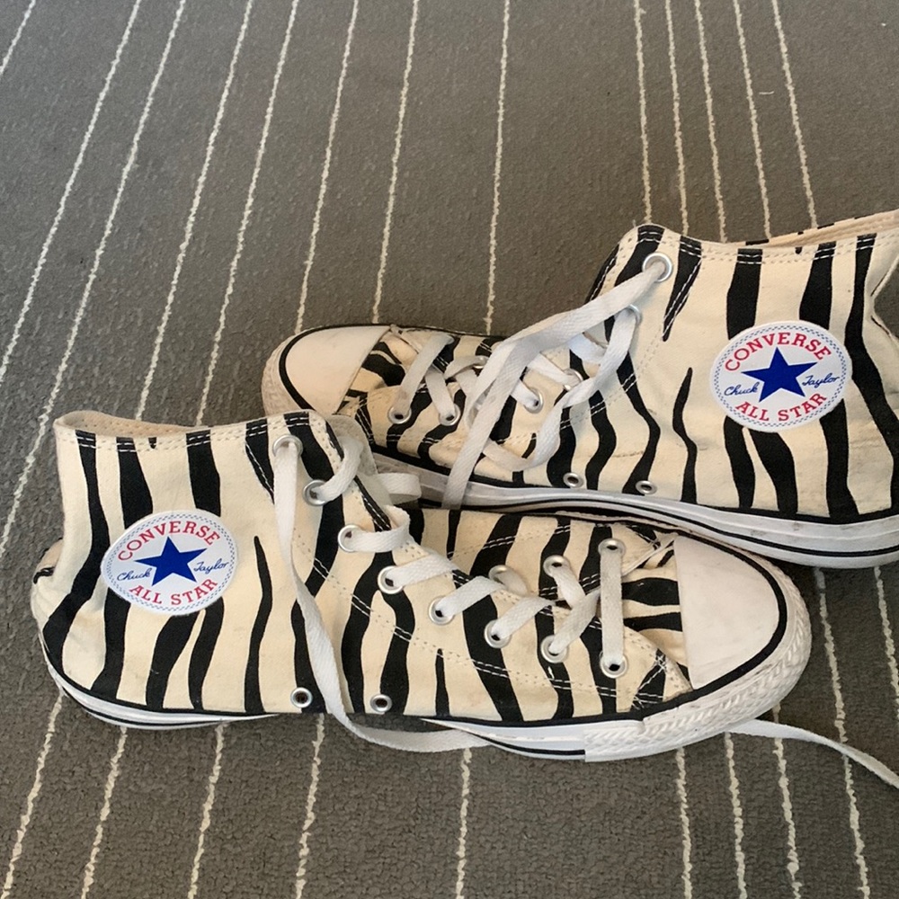 Zebra Men’s size 11 converse